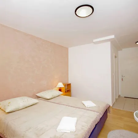 Apartments Javi - Free Private Parking Trogir Exterior photo