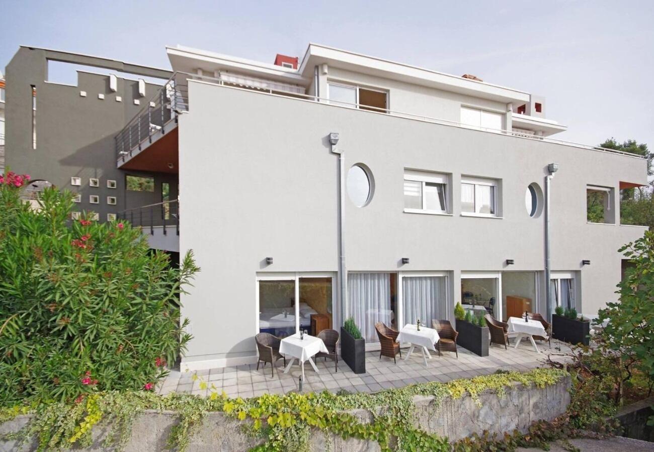 Javi - Free Private Parking Trogir