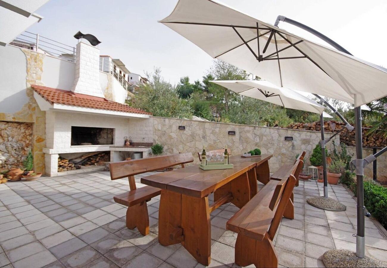 Javi - Free Private Parking Apartma Trogir