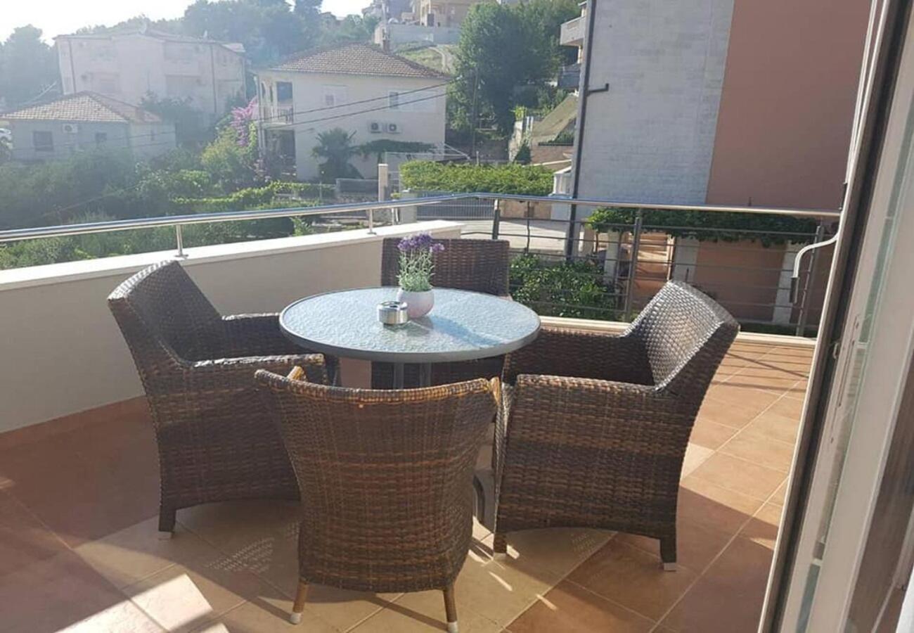 Javi - Free Private Parking Trogir